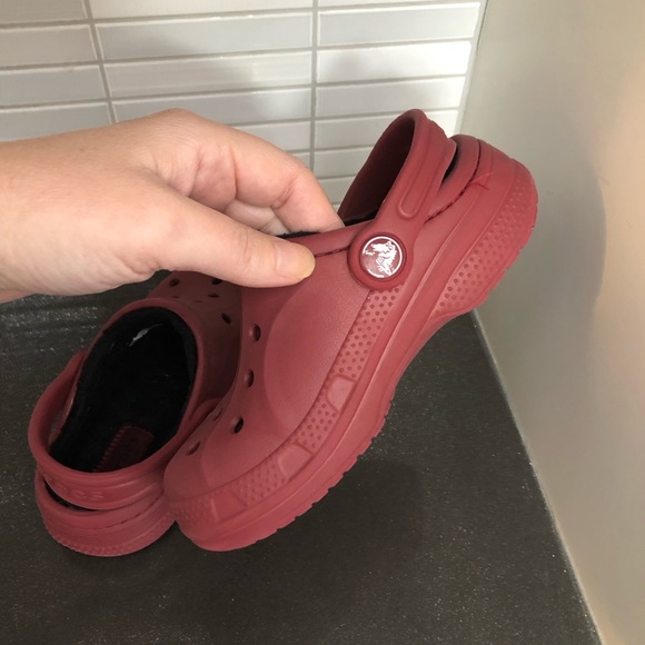 Unisex Red lined youth CROCS - Picture 7 of 10